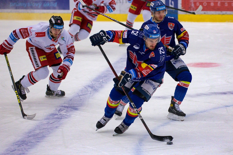 FOTOGALERIE: Čtvrtá porážka s Olomoucí. Motor prodloužil mizernou sérii na domácím ledě, padl 1:2