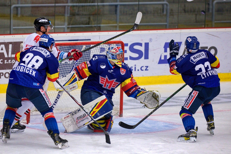 FOTOGALERIE: Čtvrtá porážka s Olomoucí. Motor prodloužil mizernou sérii na domácím ledě, padl 1:2