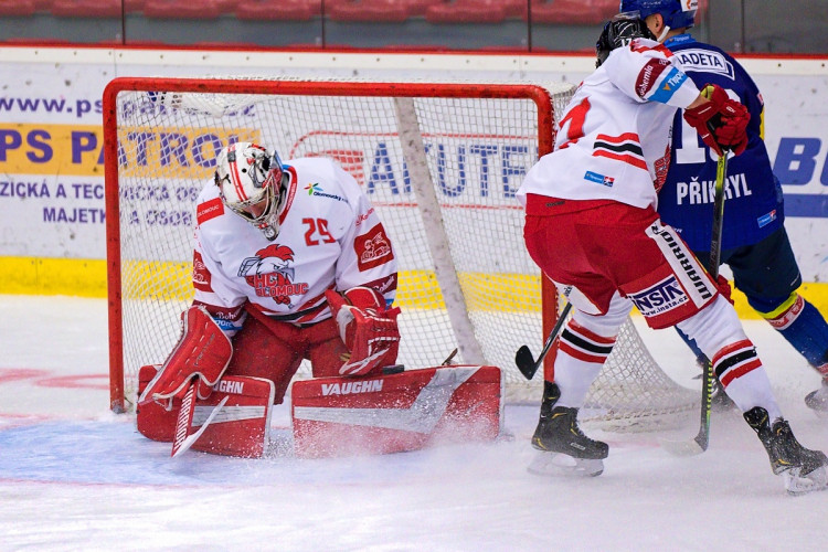 FOTOGALERIE: Čtvrtá porážka s Olomoucí. Motor prodloužil mizernou sérii na domácím ledě, padl 1:2