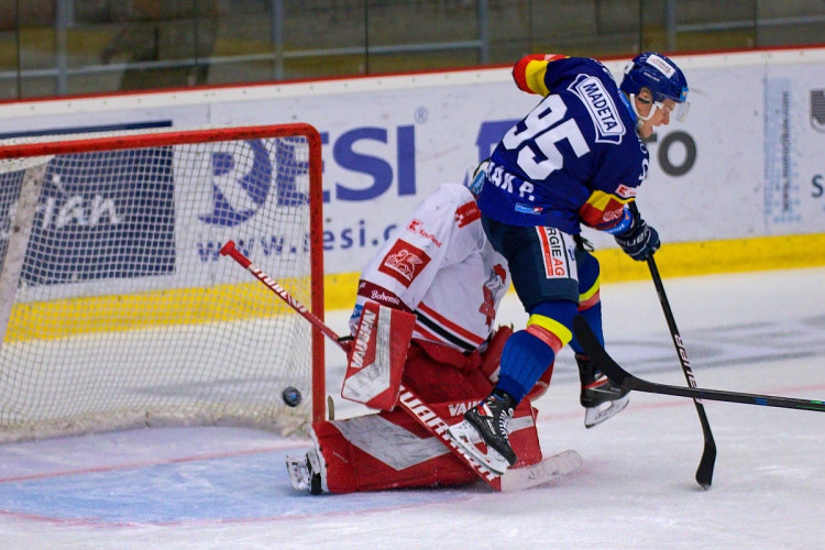 FOTOGALERIE: Čtvrtá porážka s Olomoucí. Motor prodloužil mizernou sérii na domácím ledě, padl 1:2