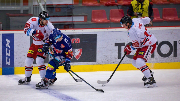 FOTOGALERIE: Čtvrtá porážka s Olomoucí. Motor prodloužil mizernou sérii na domácím ledě, padl 1:2