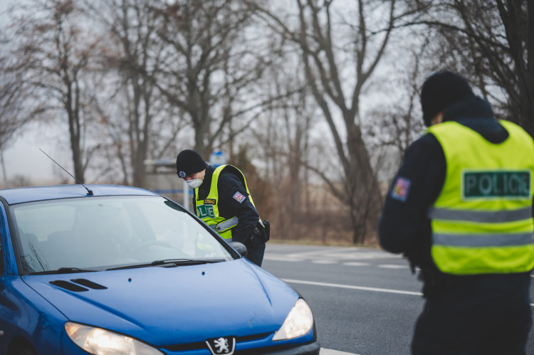 Policie od rána kontrolovala pohyb mezi okresy