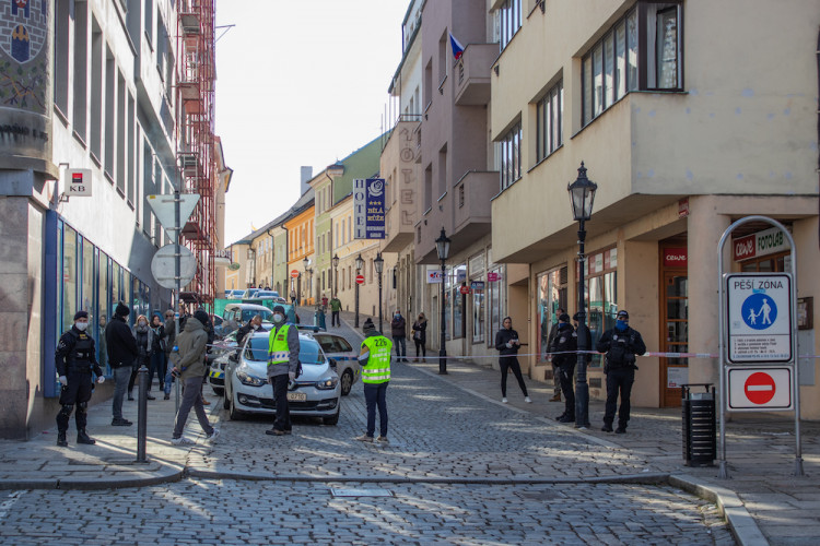 V Písku proti vládě protestovalo pět desítek lidí. Přijel i poslanec Volný