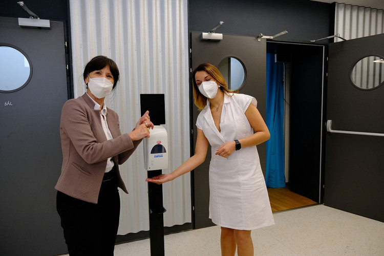 FOTOGALERIE: Velkokapacitní očkovací místo