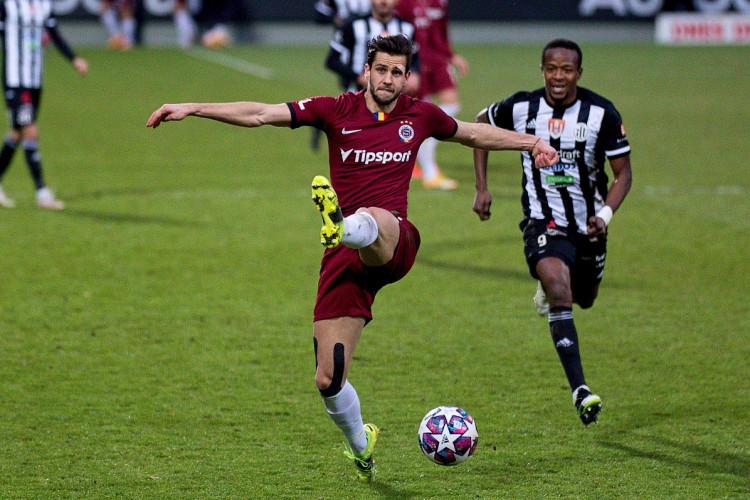 FOTOGALERIE: Tři tyče a boj do posledního hvizdu. Dynamo doma obralo Spartu, hrálo se bez branek