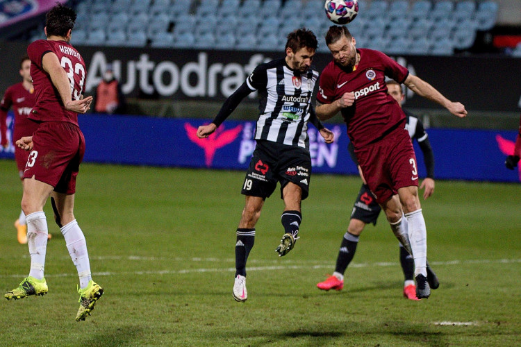 FOTOGALERIE: Tři tyče a boj do posledního hvizdu. Dynamo doma obralo Spartu, hrálo se bez branek