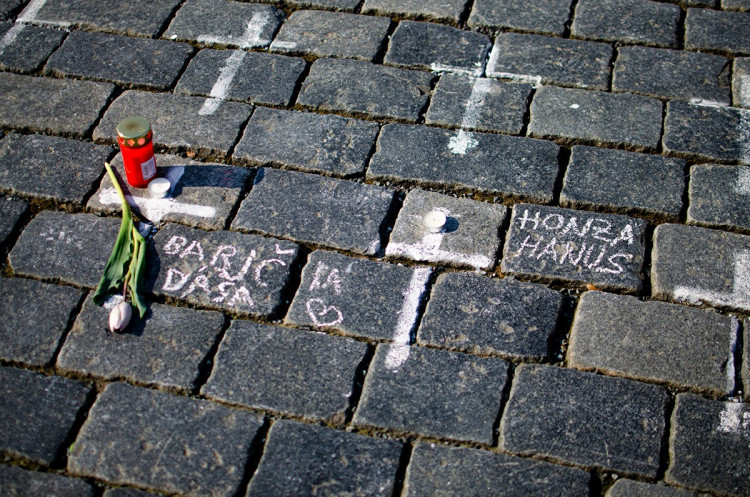 Babička Věra nebo děda František. Křížky na Staromáku dostávají konkrétní jména