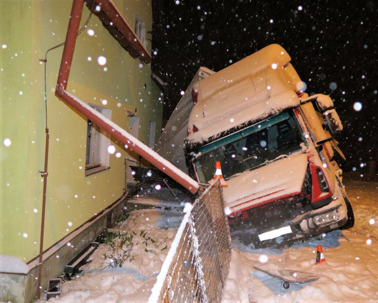 FOTOGALERIE: Nehody na sněhu