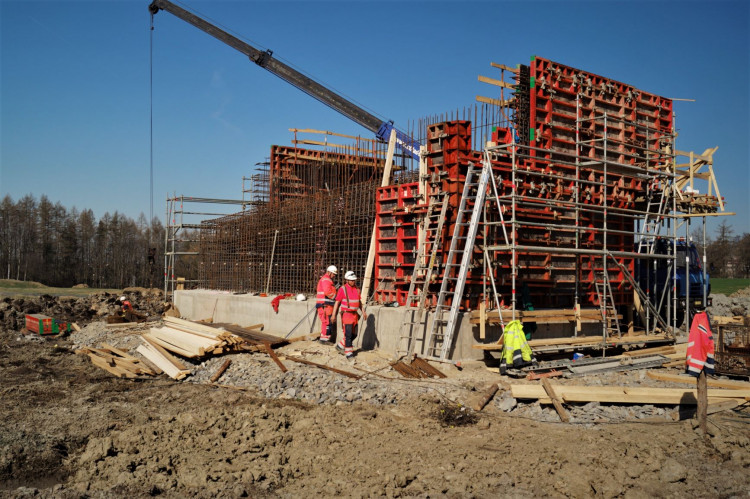 Betonáž mostní opěry