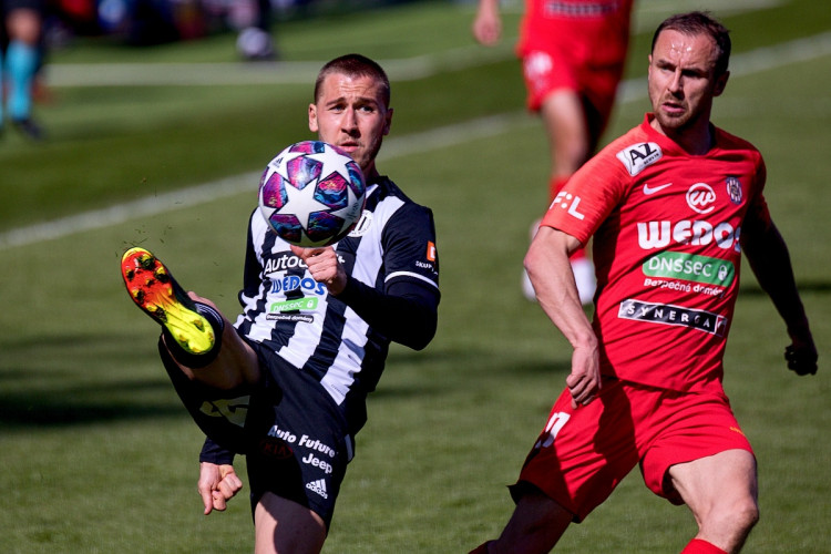 FOTOGALERIE: Další zkrat. Dynamo se utápí ve výsledkové krizi, doma nestačilo ani na Brno