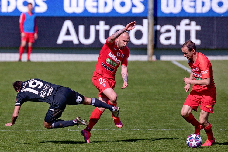 FOTOGALERIE: Další zkrat. Dynamo se utápí ve výsledkové krizi, doma nestačilo ani na Brno