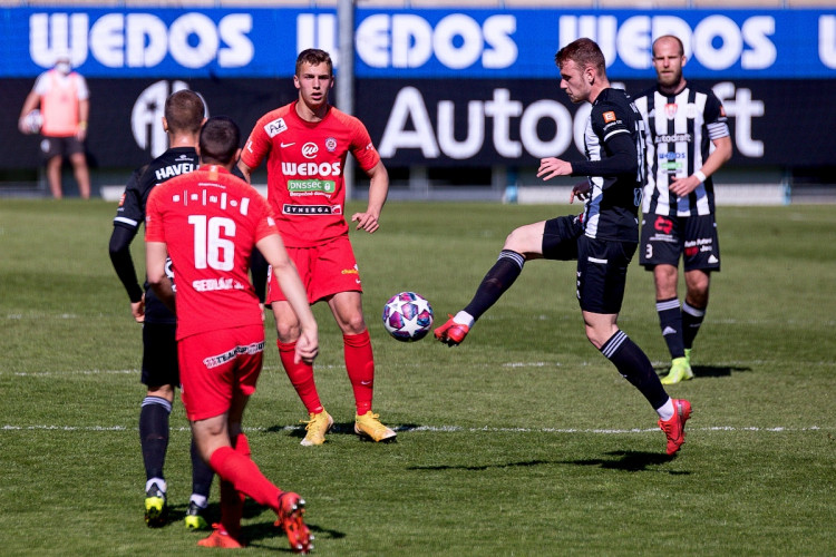 FOTOGALERIE: Další zkrat. Dynamo se utápí ve výsledkové krizi, doma nestačilo ani na Brno