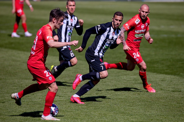 FOTOGALERIE: Další zkrat. Dynamo se utápí ve výsledkové krizi, doma nestačilo ani na Brno
