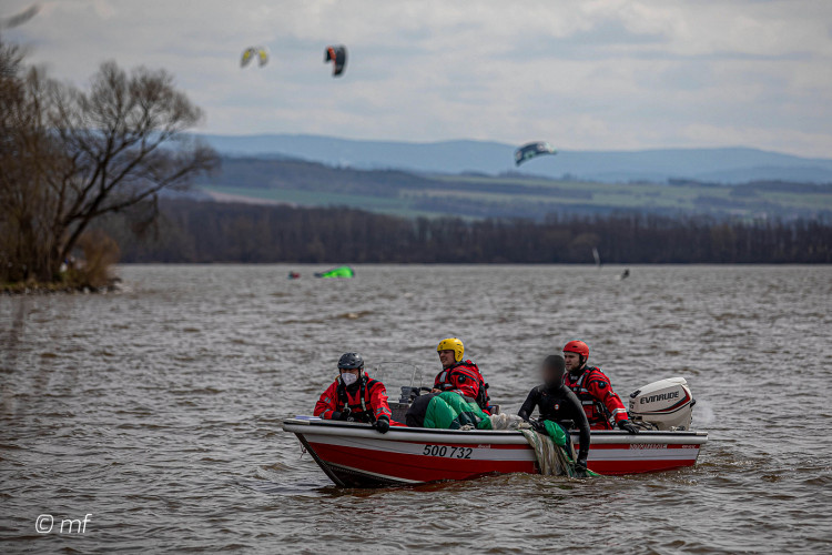  Záchrana kitesurfařů na Rozkoši
