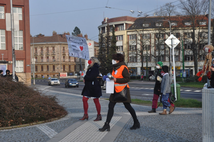 GALERIE: Pochod za nezávislost České televize v Hradci Králové