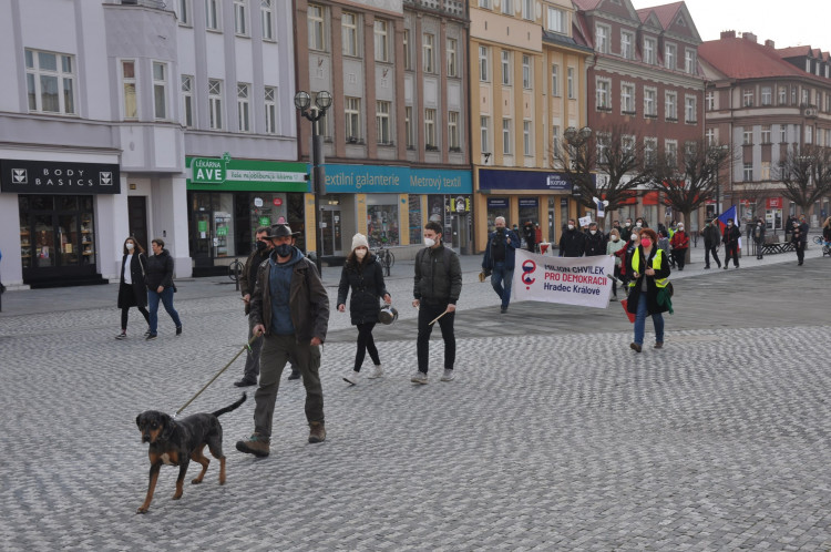 GALERIE: Pochod za nezávislost České televize v Hradci Králové