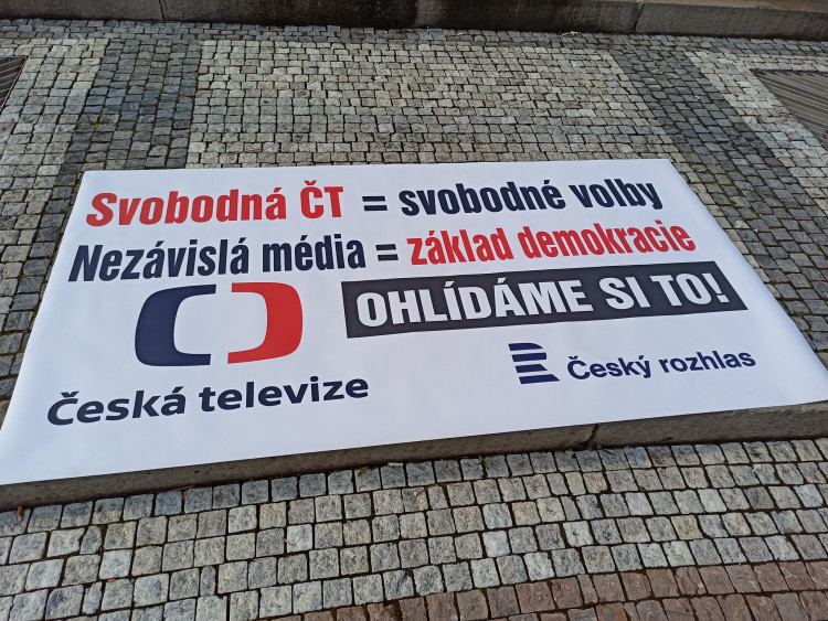 GALERIE: Pochod za nezávislost České televize v Hradci Králové