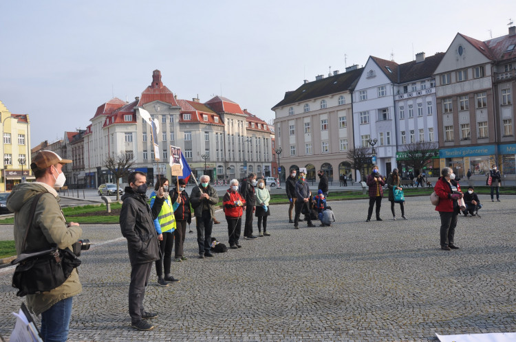 GALERIE: Pochod za nezávislost České televize v Hradci Králové