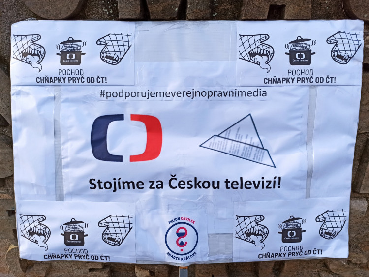 GALERIE: Pochod za nezávislost České televize v Hradci Králové