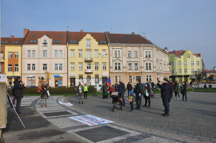 GALERIE: Pochod za nezávislost České televize v Hradci Králové