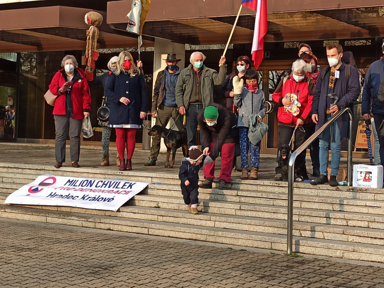 GALERIE: Pochod za nezávislost České televize v Hradci Králové