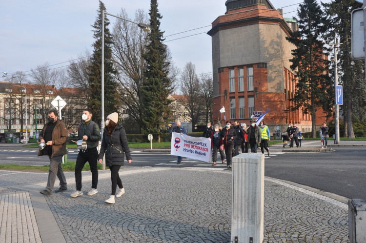 GALERIE: Pochod za nezávislost České televize v Hradci Králové