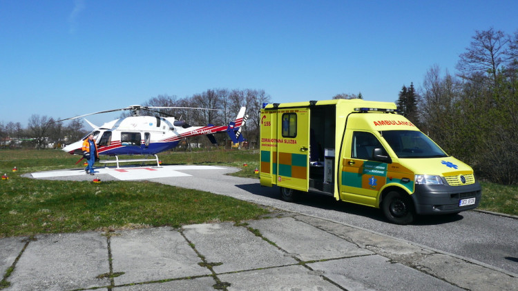 2008 - Bell 427 na heliportu nemocnice  ČB