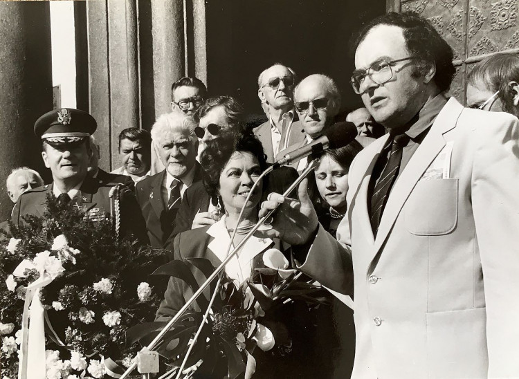 FOTOGALERIE: Americká velvyslankyně Shirley Temple Black při návštěvě Klatov v květnu 1990