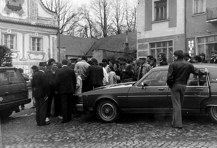 Fotografie StB z archivu ABS. Kašperské Hory 1987
