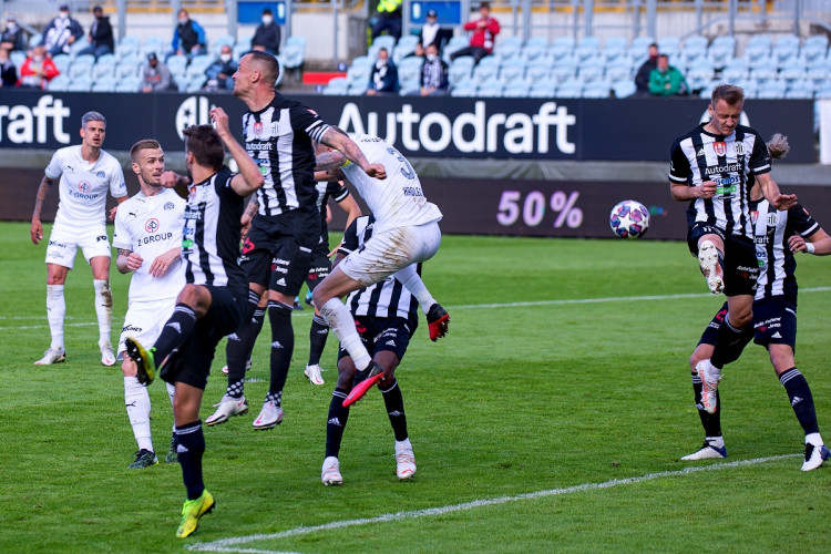 FOTOGALERIE: Velké loučení a těsná porážka. Dynamo v emotivním utkání podlehlo Slovácku