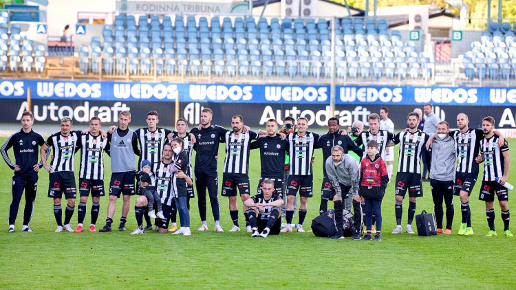 FOTOGALERIE: Velké loučení a těsná porážka. Dynamo v emotivním utkání podlehlo Slovácku