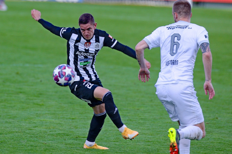 FOTOGALERIE: Velké loučení a těsná porážka. Dynamo v emotivním utkání podlehlo Slovácku