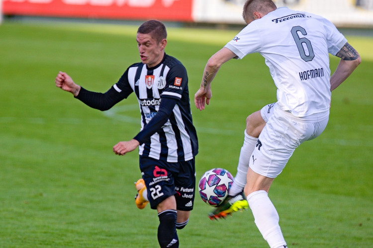 FOTOGALERIE: Velké loučení a těsná porážka. Dynamo v emotivním utkání podlehlo Slovácku