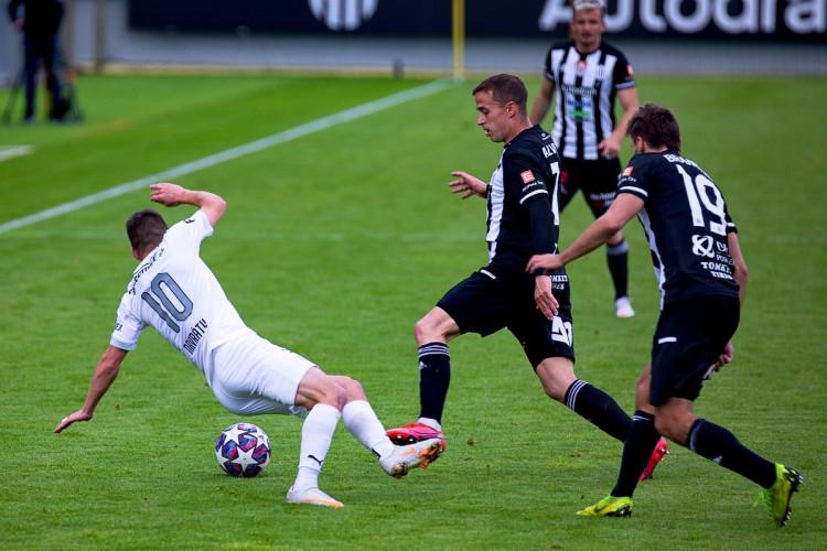 FOTOGALERIE: Velké loučení a těsná porážka. Dynamo v emotivním utkání podlehlo Slovácku