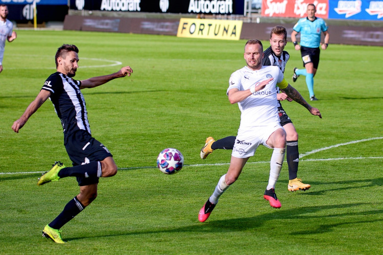 FOTOGALERIE: Velké loučení a těsná porážka. Dynamo v emotivním utkání podlehlo Slovácku