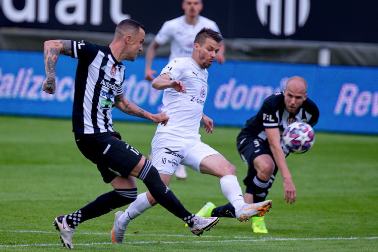 FOTOGALERIE: Velké loučení a těsná porážka. Dynamo v emotivním utkání podlehlo Slovácku