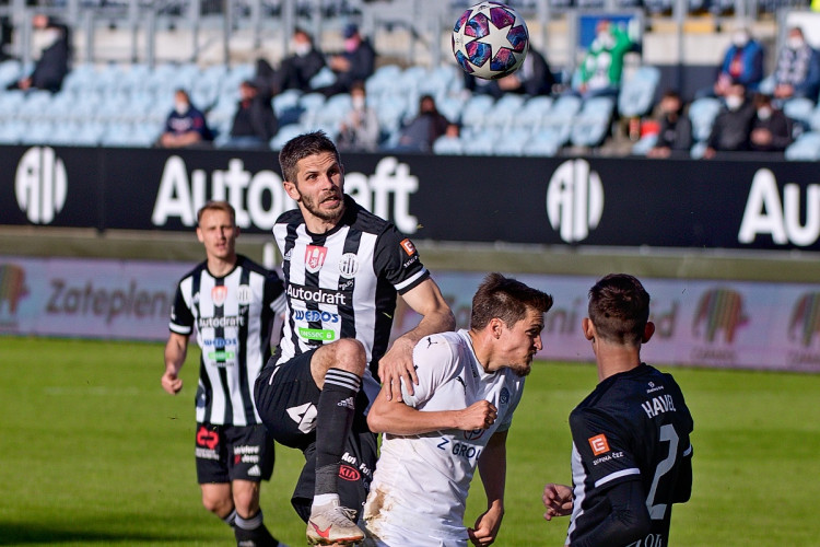 FOTOGALERIE: Velké loučení a těsná porážka. Dynamo v emotivním utkání podlehlo Slovácku