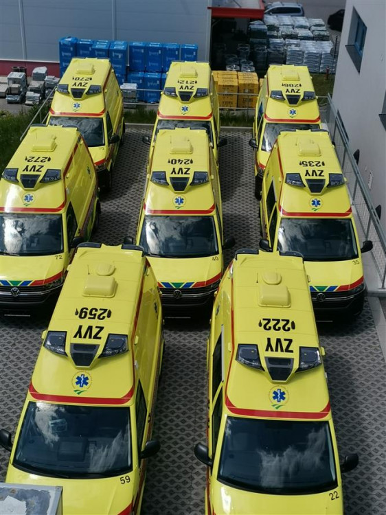 Krajští záchranáři mají osm nových sanitek