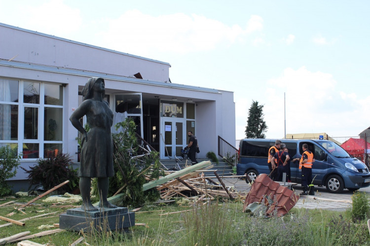 Následky řádění tornáda na Břeclavsku a Hodonínsku