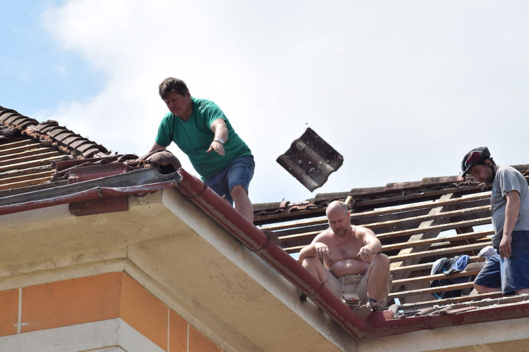Následky řádění tornáda na Břeclavsku a Hodonínsku