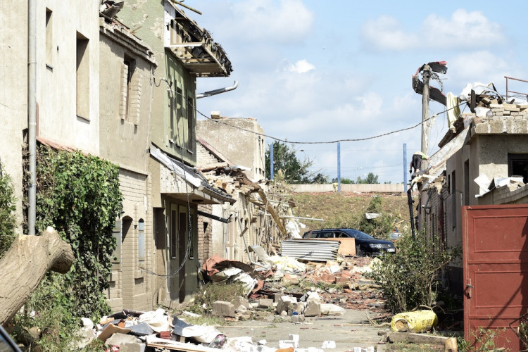 Následky řádění tornáda na Břeclavsku a Hodonínsku