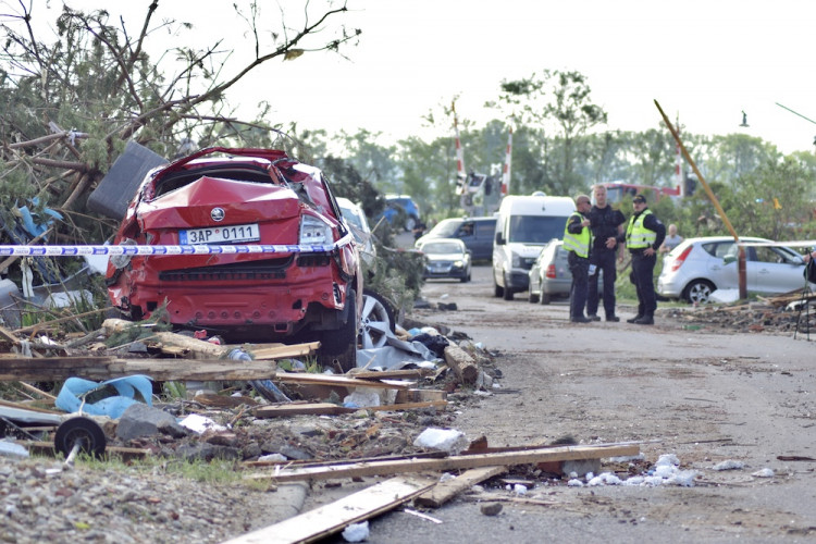 Následky řádění tornáda na Břeclavsku a Hodonínsku