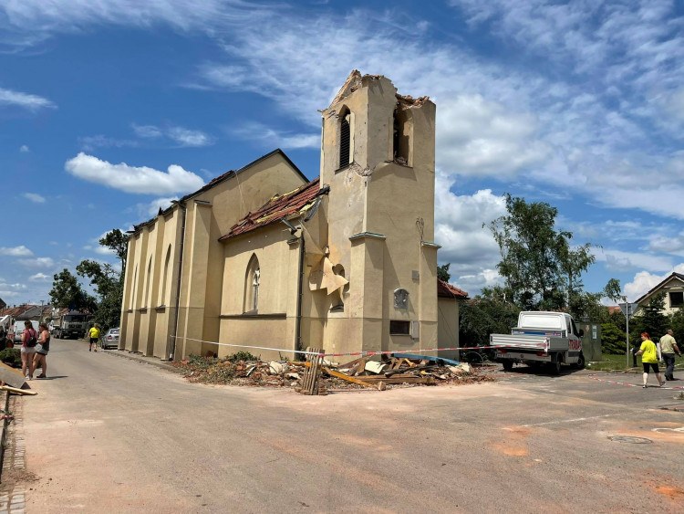 Následky řádění tornáda na Břeclavsku a Hodonínsku