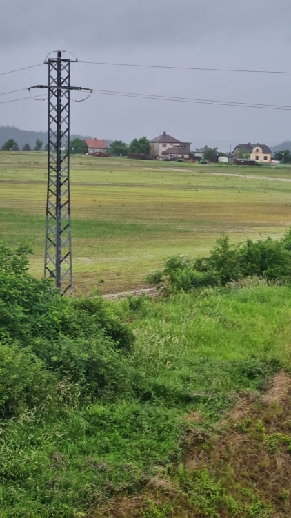 FOTOGALERIE: Voda po přívalovém lijáku zaplavila obec Kařez