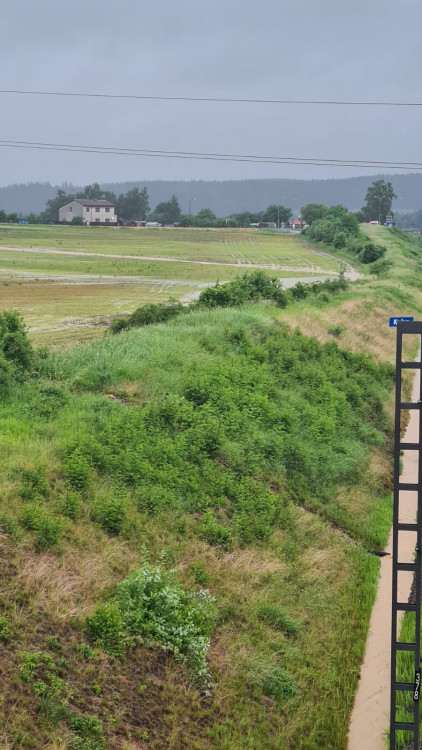 FOTOGALERIE: Voda po přívalovém lijáku zaplavila obec Kařez