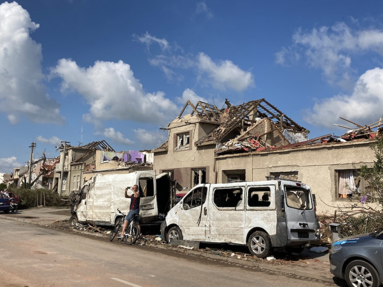 Následky řádění tornáda na Břeclavsku a Hodonínsku