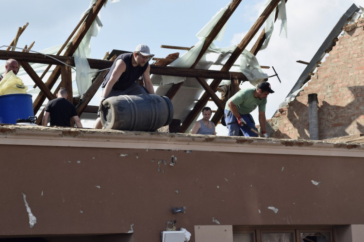 Následky řádění tornáda na Břeclavsku a Hodonínsku