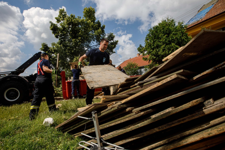 První víkend hradeckých hasičů na jižní Moravě