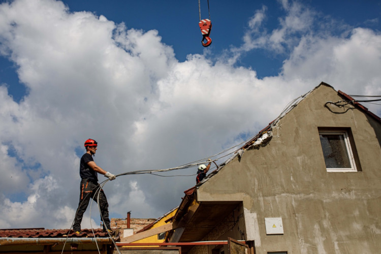 První víkend hradeckých hasičů na jižní Moravě
