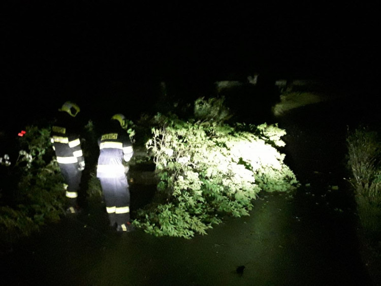 Noční bouřka na Vysočině a odklízení následků, 30.6.2021